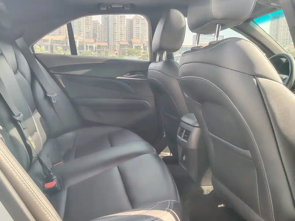 Cadillac CT4 — миниатюра 6
