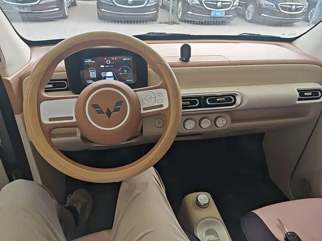 Wuling MINIEV — миниатюра 10