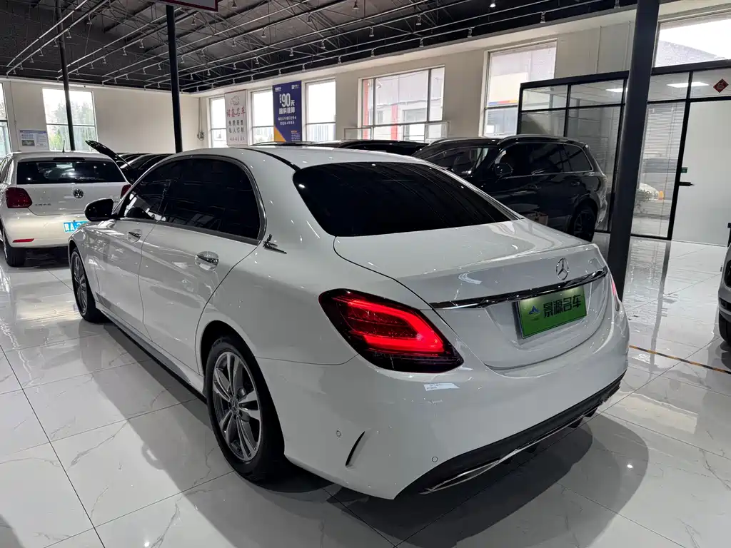 Mercedes-Benz C-Class — миниатюра 4