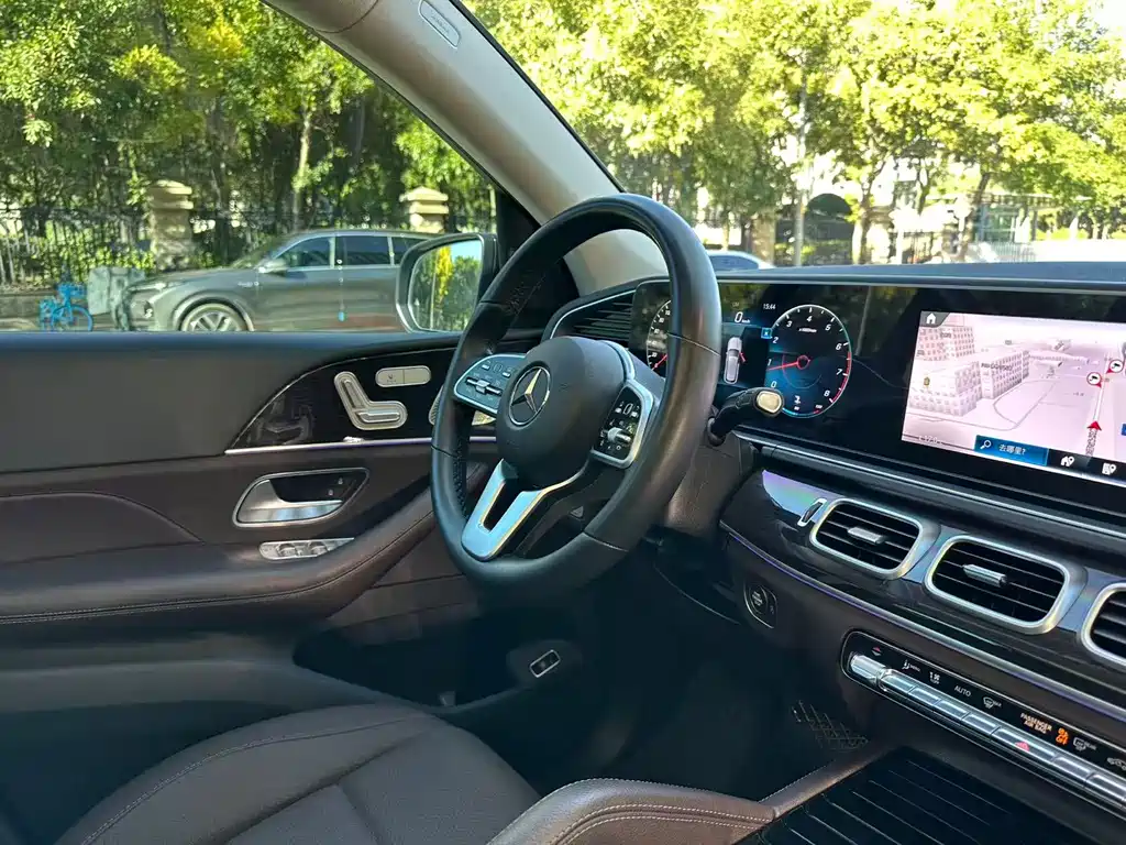 Mercedes-Benz GLE (Import) — миниатюра 12