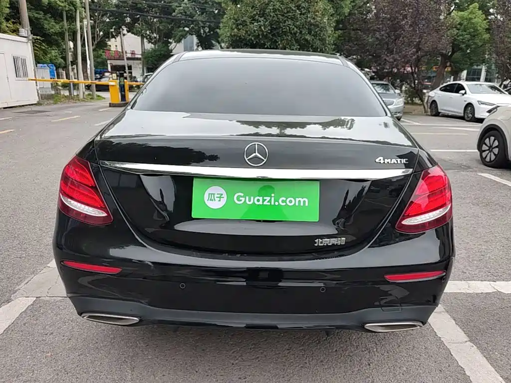 Mercedes-Benz E-Class — миниатюра 6
