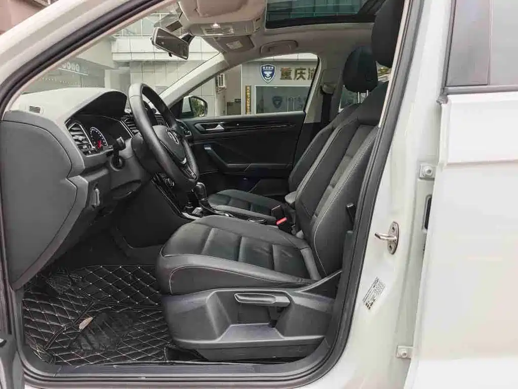 Volkswagen T-Roc — миниатюра 13