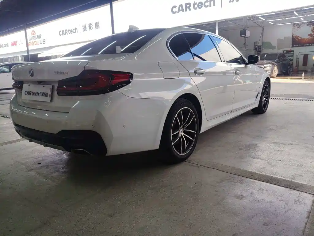 BMW 5 Series — миниатюра 3