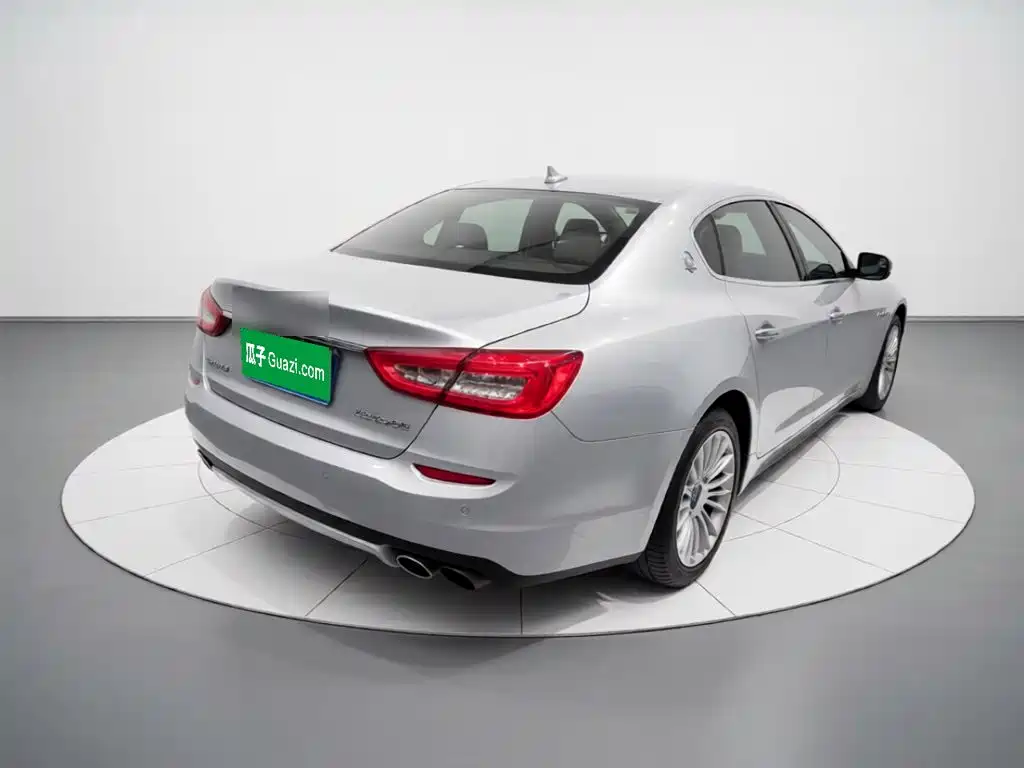 Maserati Quattroporte — миниатюра 6