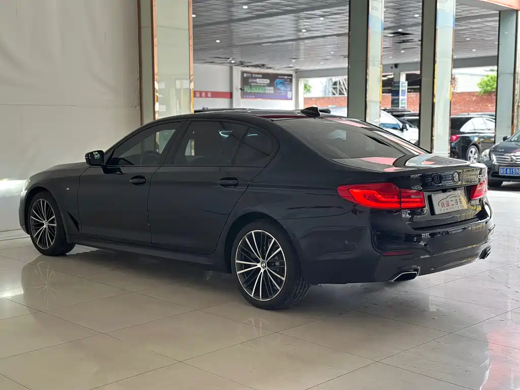 BMW 5 Series — миниатюра 19