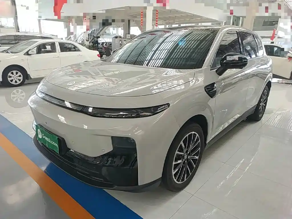 Leapmotor Leapmotor B10 — миниатюра 2
