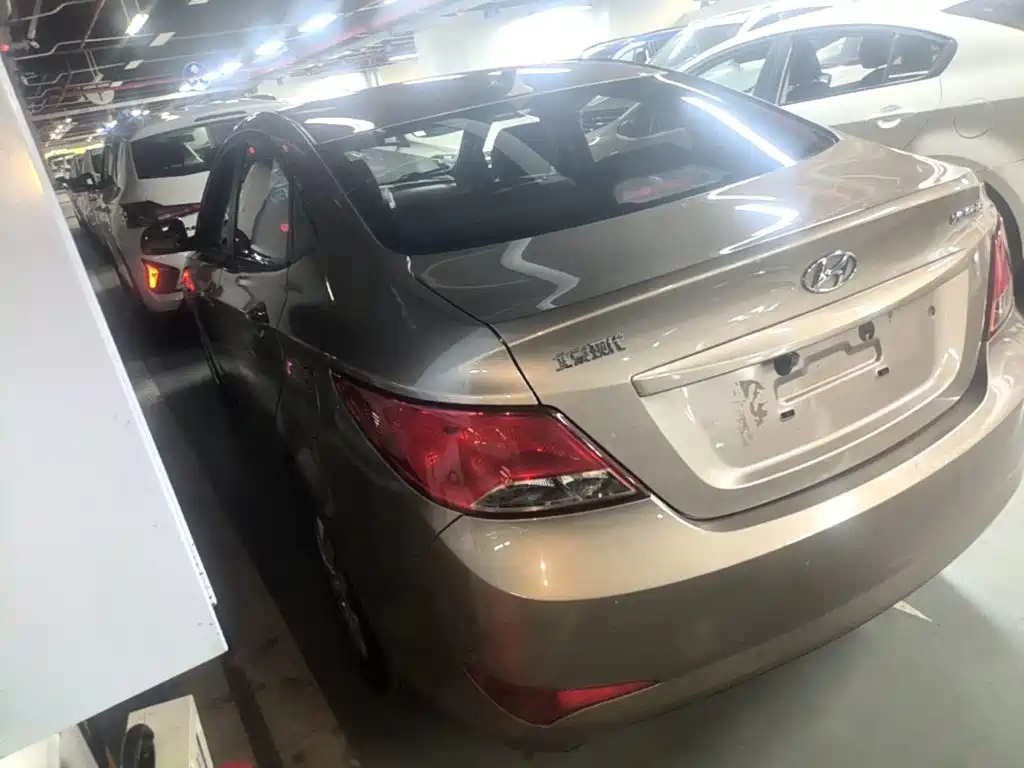 Hyundai Verna — миниатюра 5