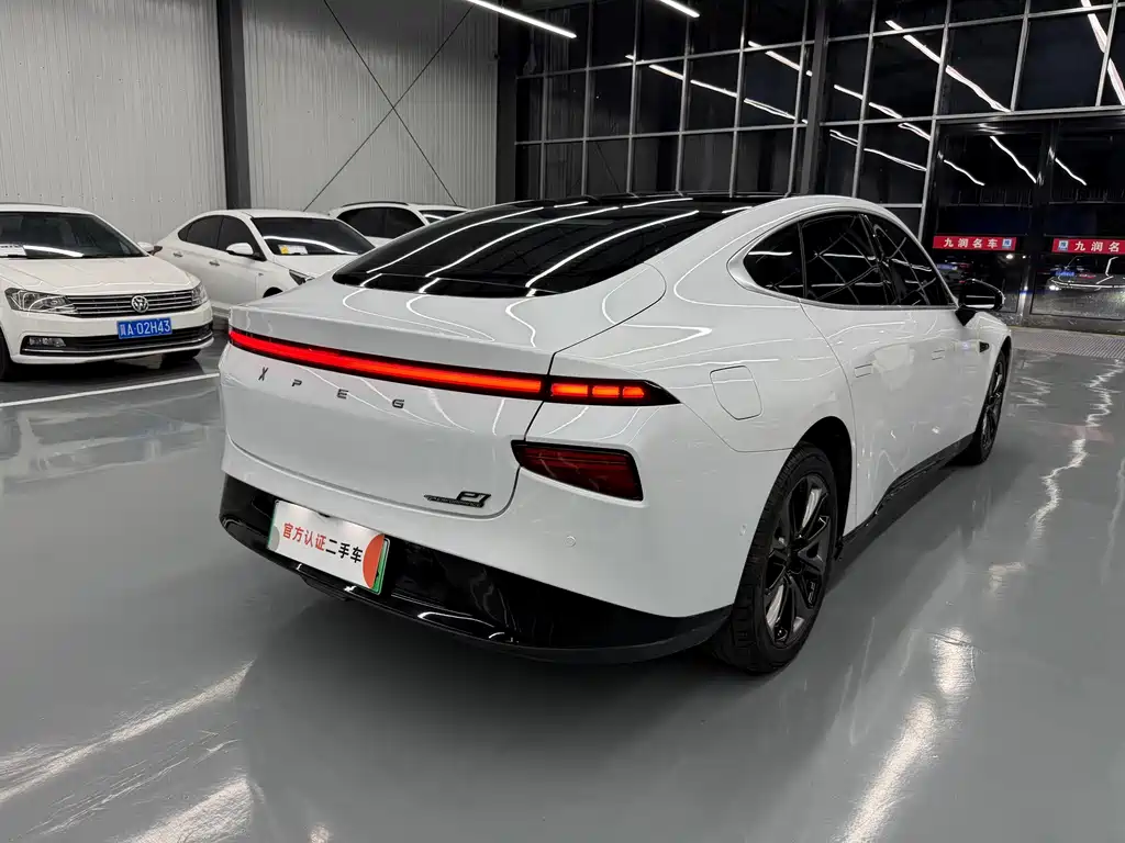 XPeng P7 — миниатюра 23