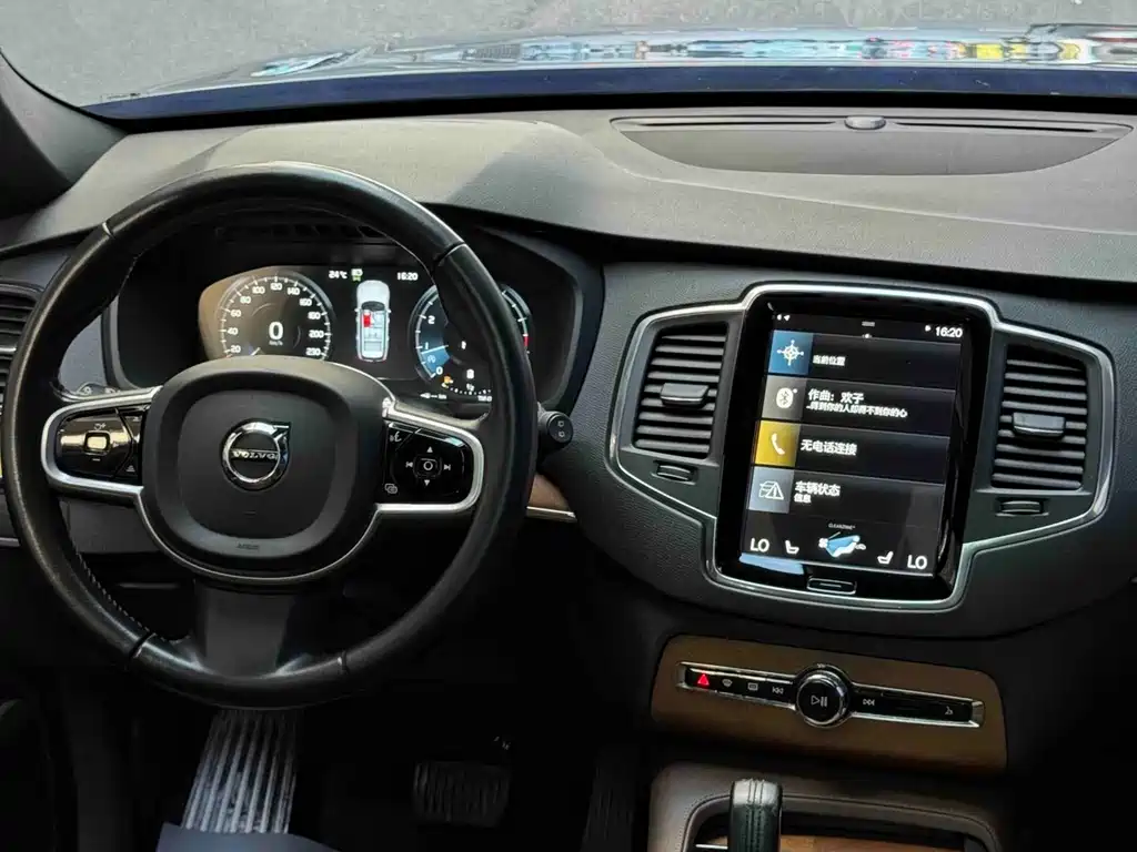 Volvo XC90 — миниатюра 13
