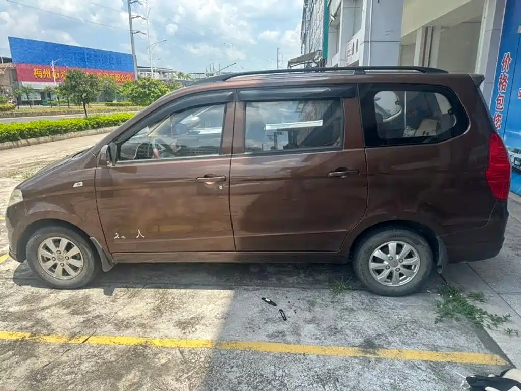 Wuling Hongguang — миниатюра 4