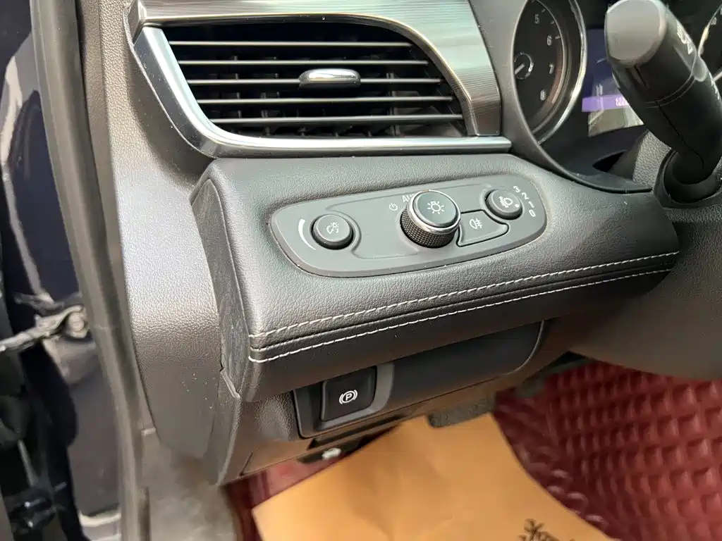 Buick LaCrosse — миниатюра 8