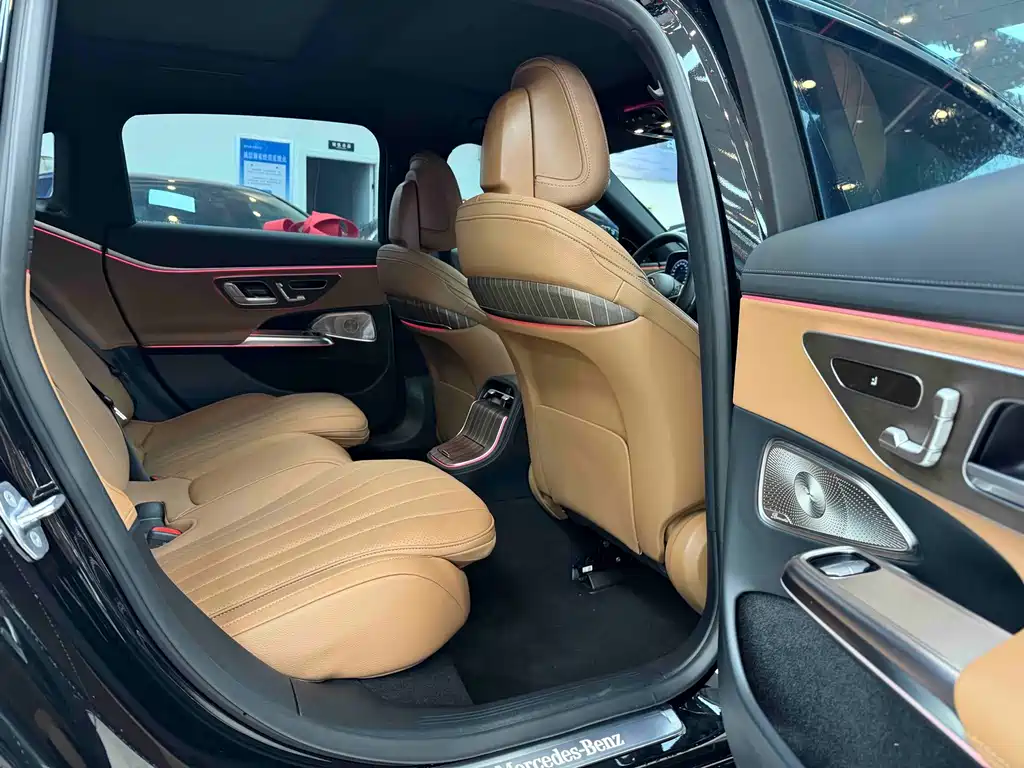 Mercedes-Benz E-Class — миниатюра 15