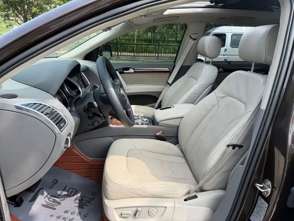 Audi Q7 — миниатюра 6