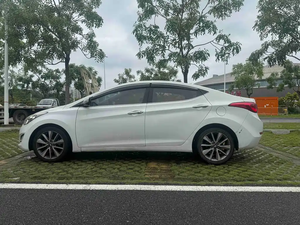 Hyundai Elantra 2015 1.6L AT Lead