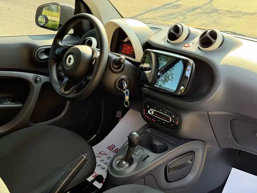 smart Smart Fortwo — миниатюра 8