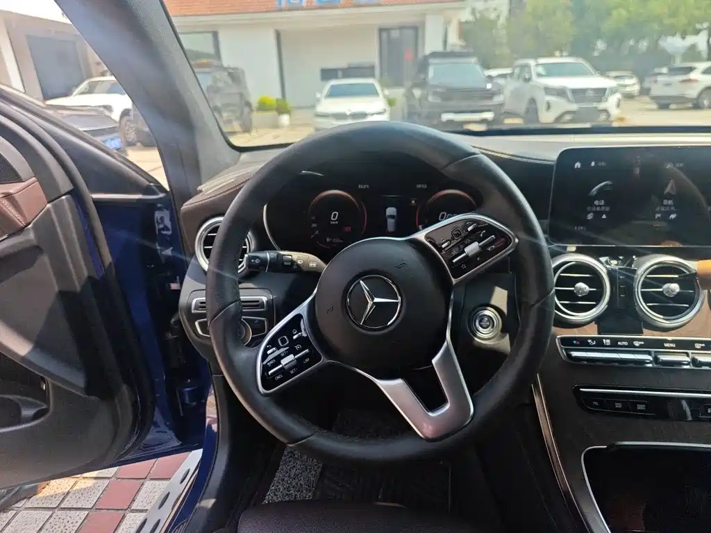 Mercedes-Benz GLC — миниатюра 3