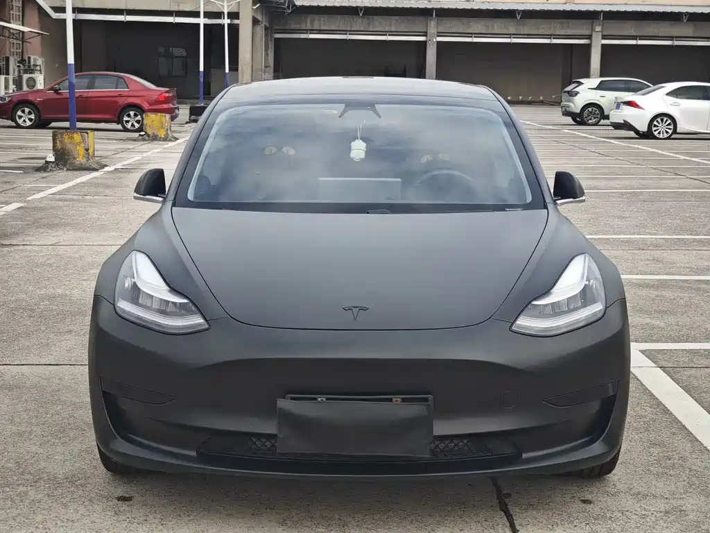 Tesla Model 3 — миниатюра 2