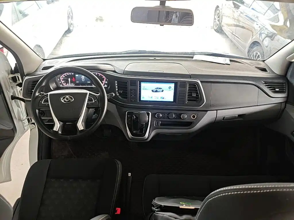 Maxus V80 — миниатюра 10