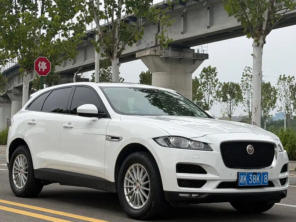Jaguar F-PACE — миниатюра 3