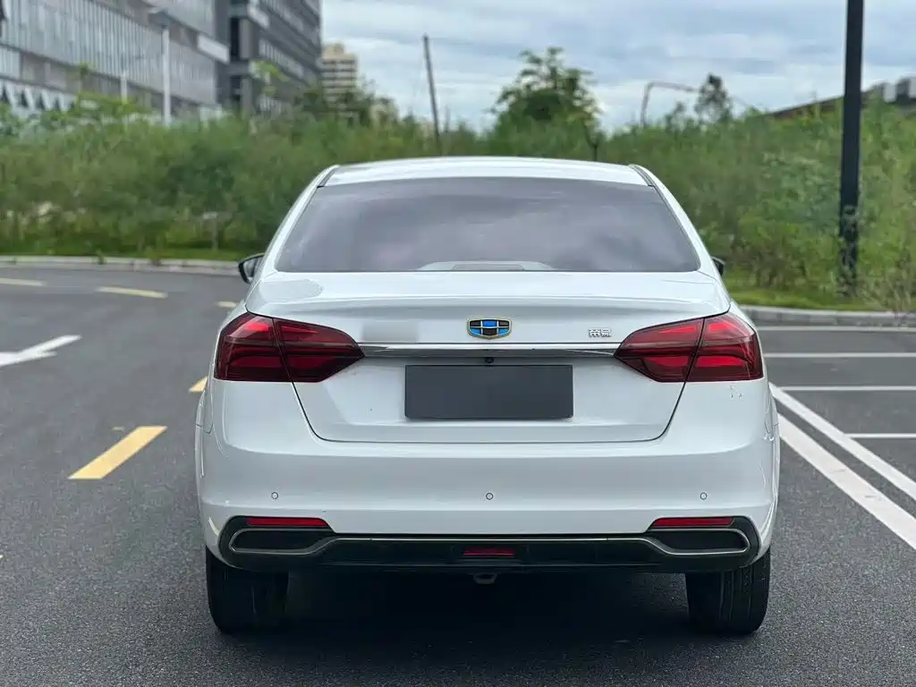 Geely Emgrand — миниатюра 6