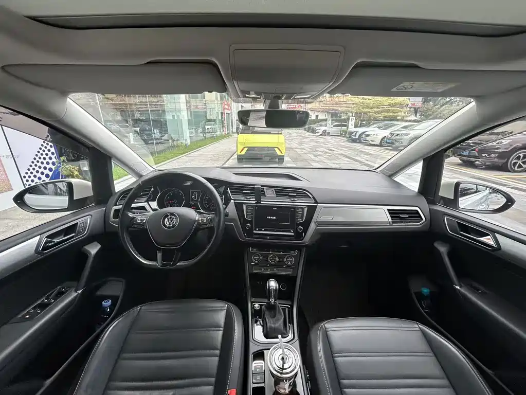 Volkswagen Touran — миниатюра 9