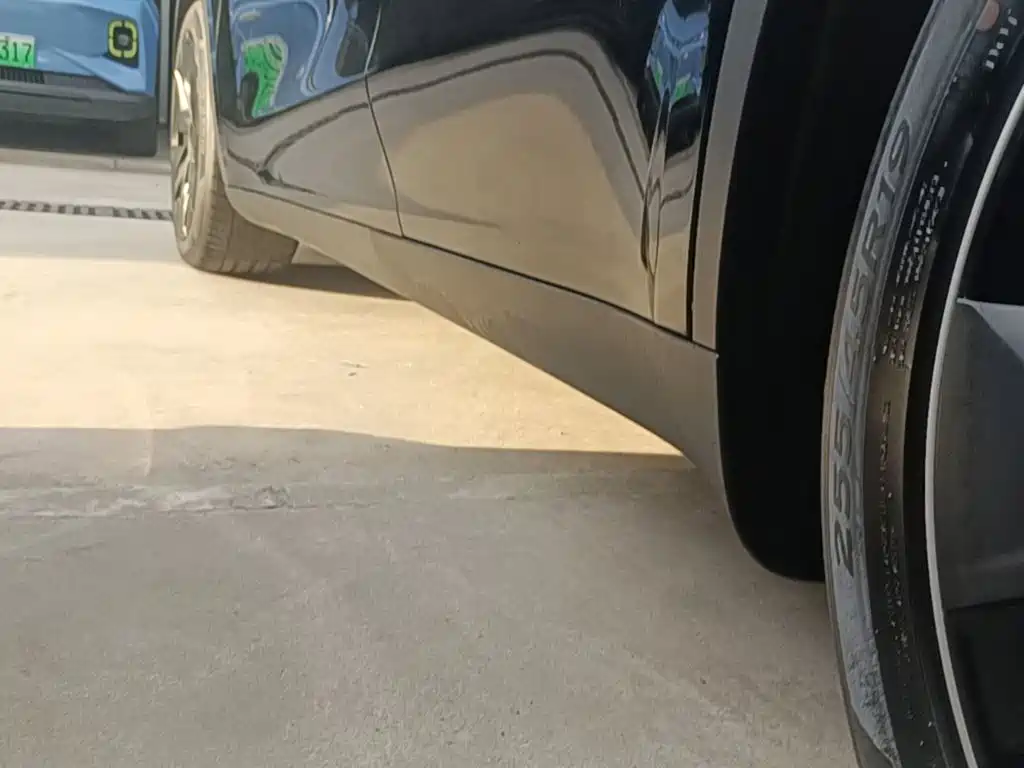 Tesla Model Y — миниатюра 22