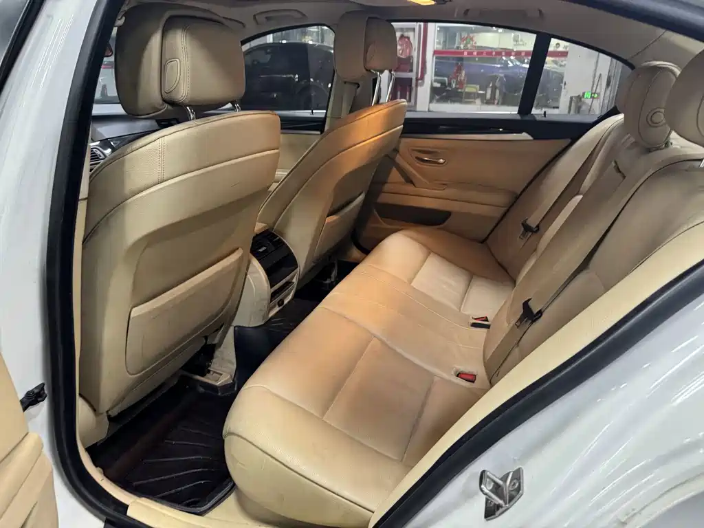 BMW 5 Series (Import) — миниатюра 11