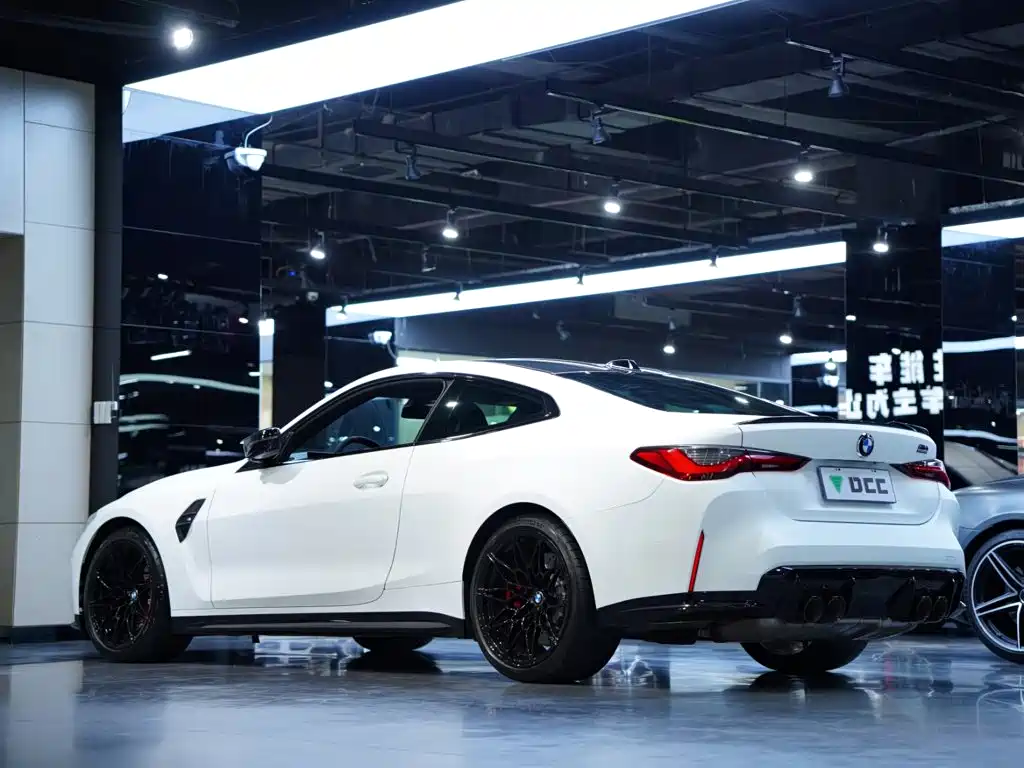 BMW M4 — миниатюра 10