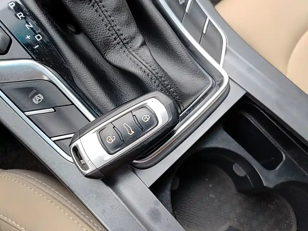 Geely Emgrand — миниатюра 9