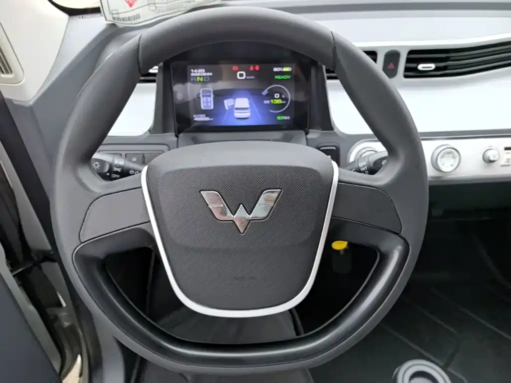 Wuling MINIEV — миниатюра 11