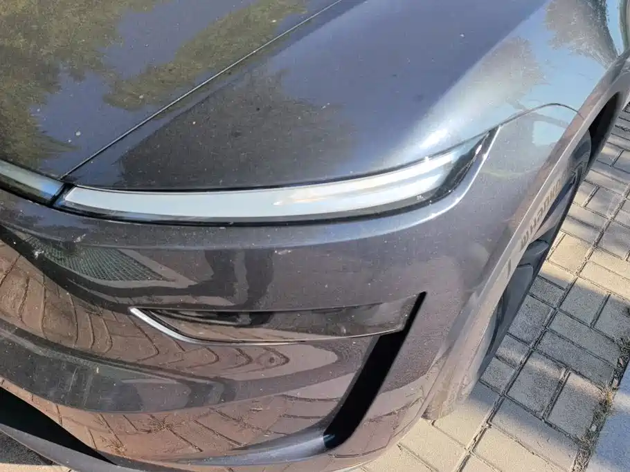 Tesla Model Y — миниатюра 5