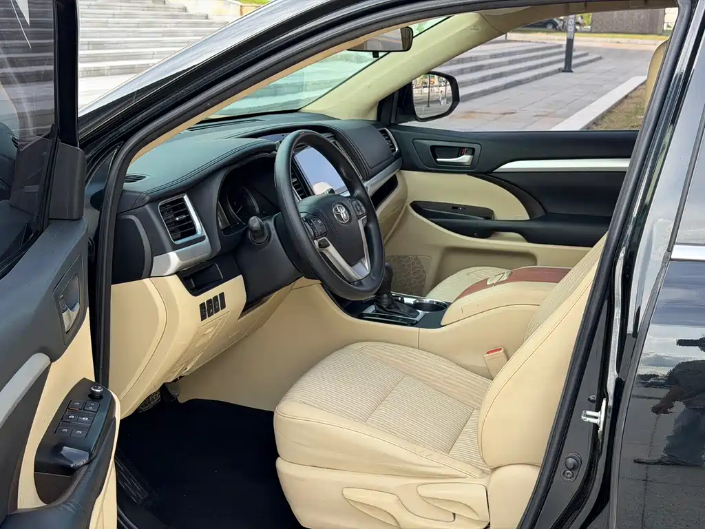 Toyota Highlander — миниатюра 8