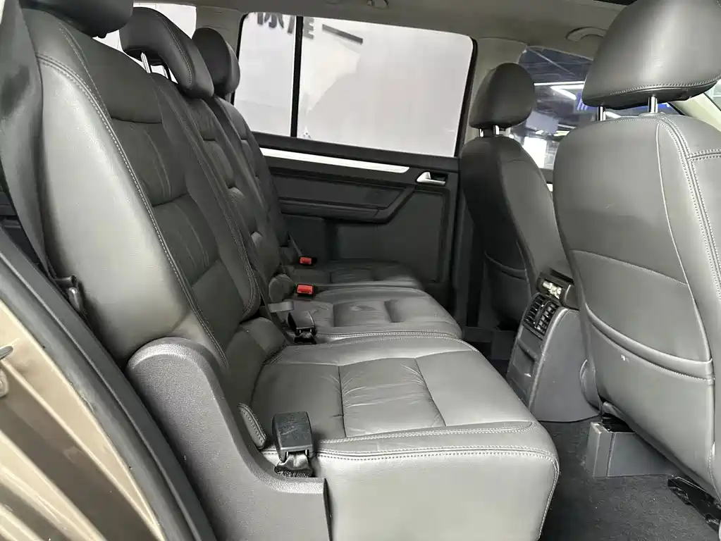 Volkswagen Touran — миниатюра 14