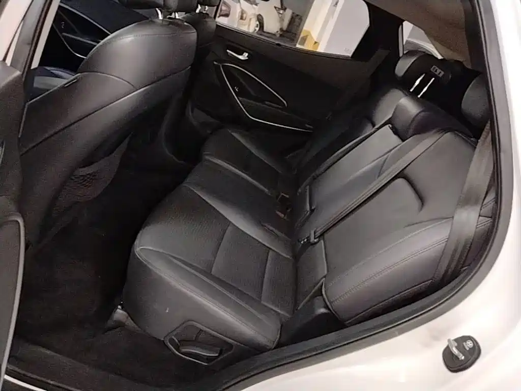 Hyundai Santa Fe — миниатюра 17