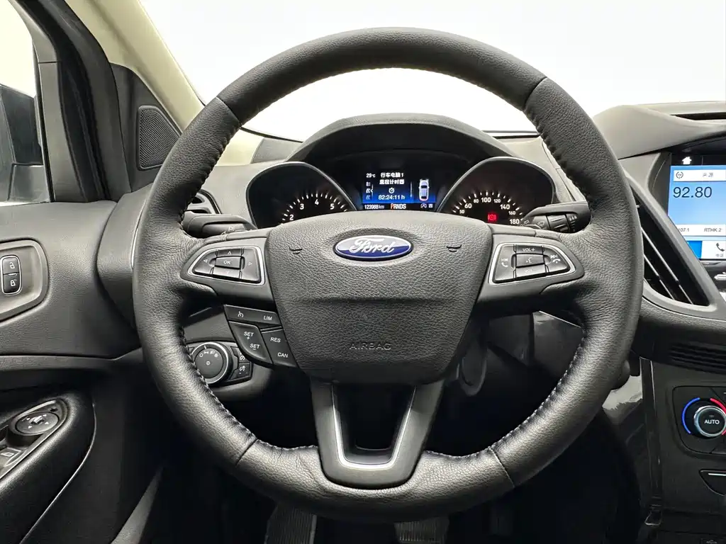 Ford Kuga — миниатюра 20