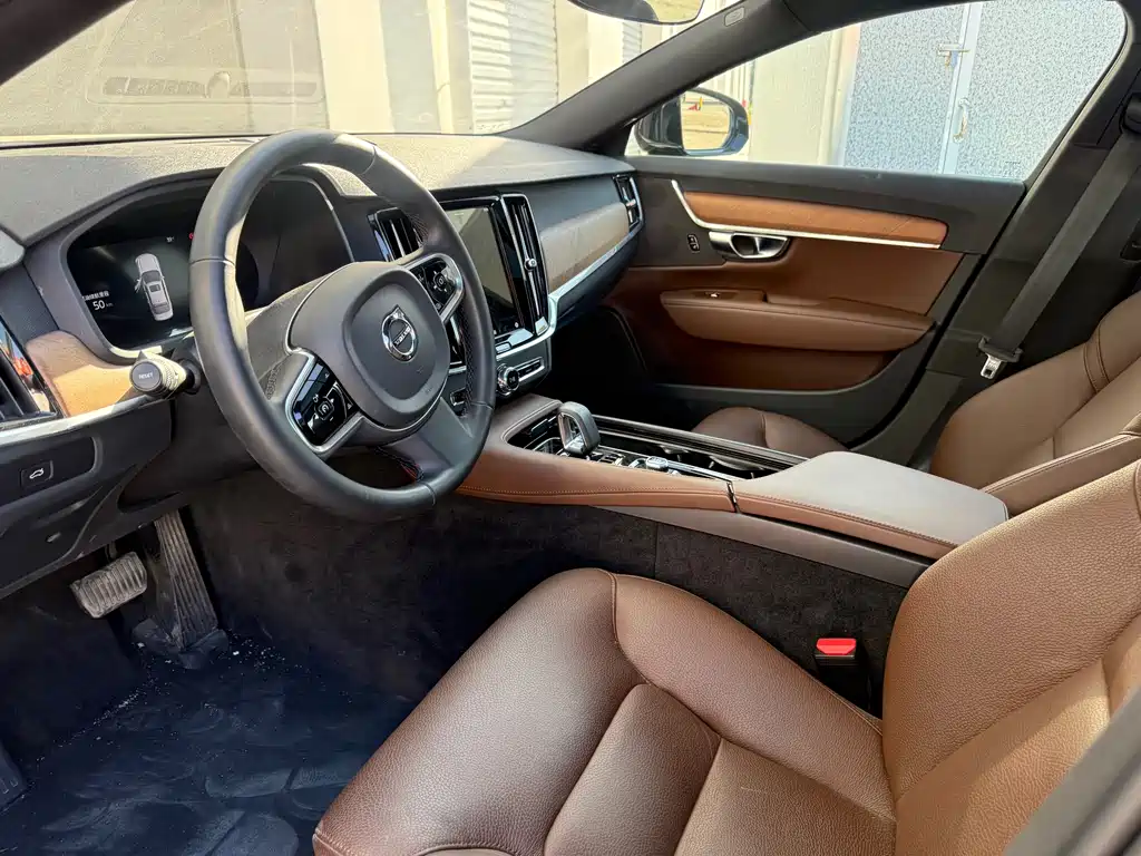 Volvo S90 — миниатюра 7