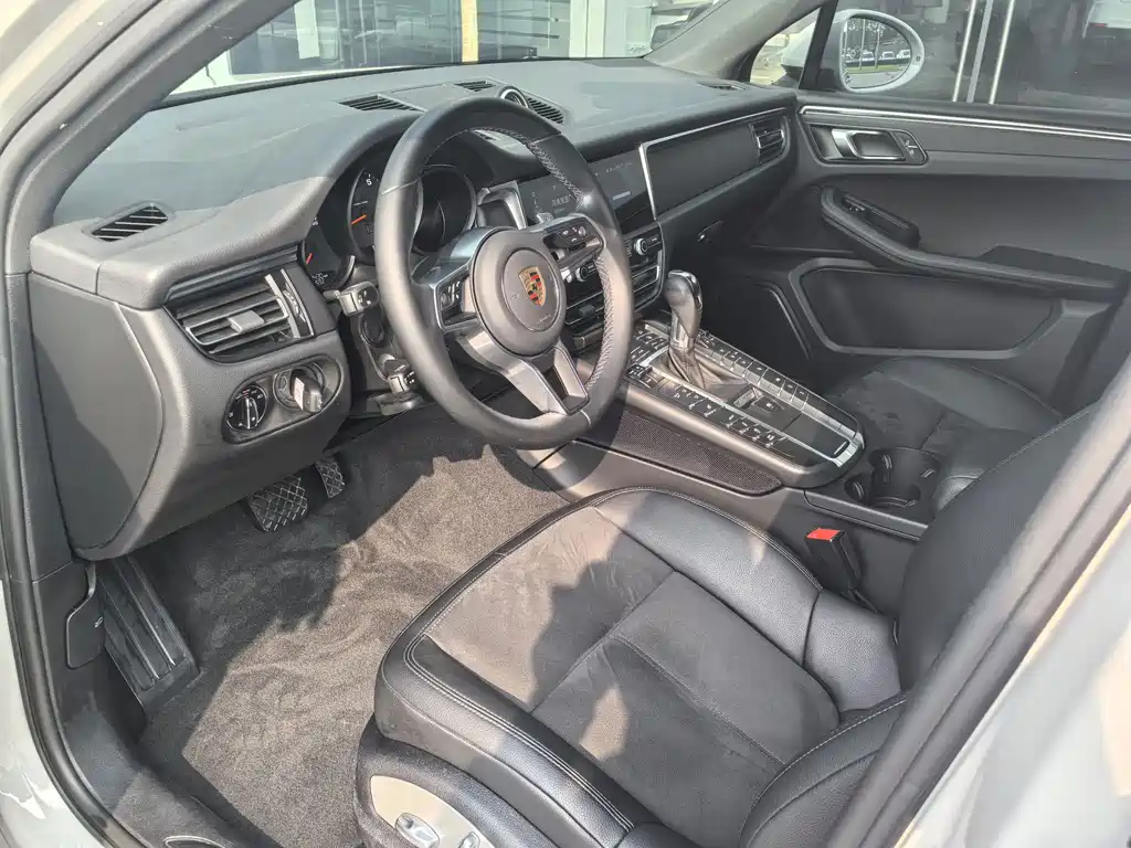 Porsche Macan — миниатюра 8