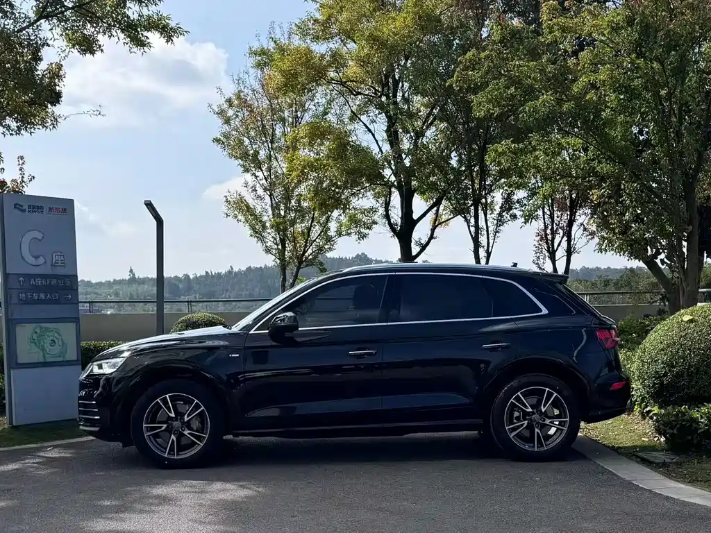 Audi Q5L — миниатюра 3