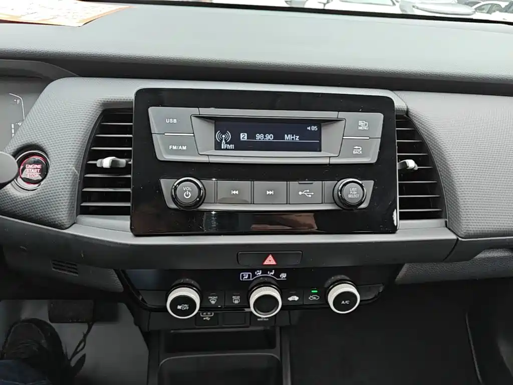 Honda Fit — миниатюра 13