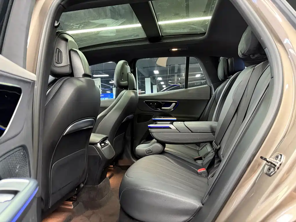 Mercedes-Benz EQE SUV — миниатюра 5