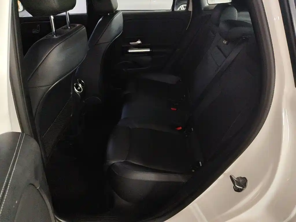 Mercedes-Benz GLA — миниатюра 22