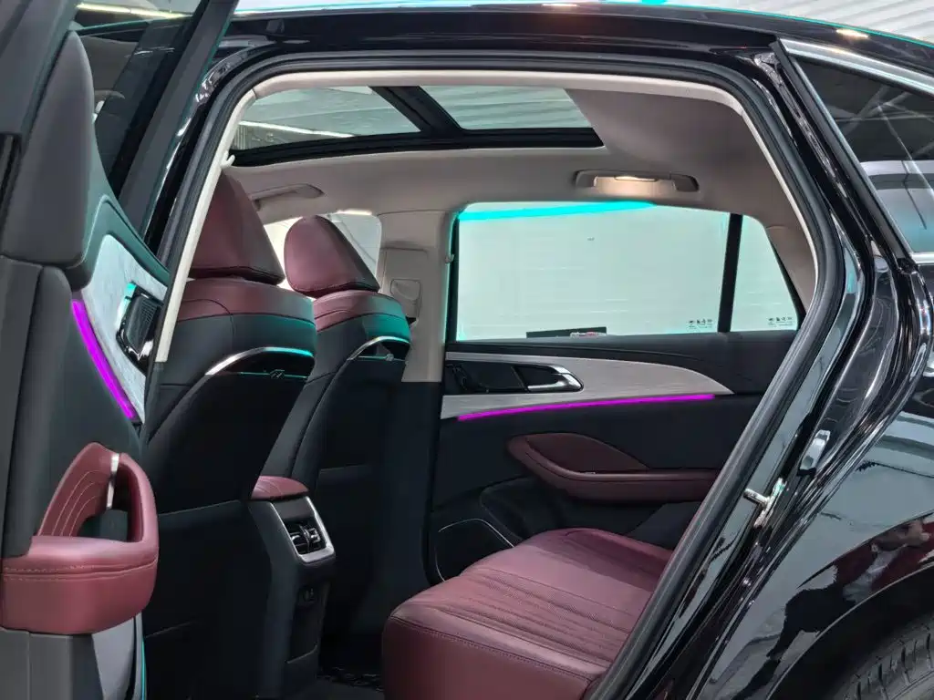 Hongqi Hongqi H5 — миниатюра 6