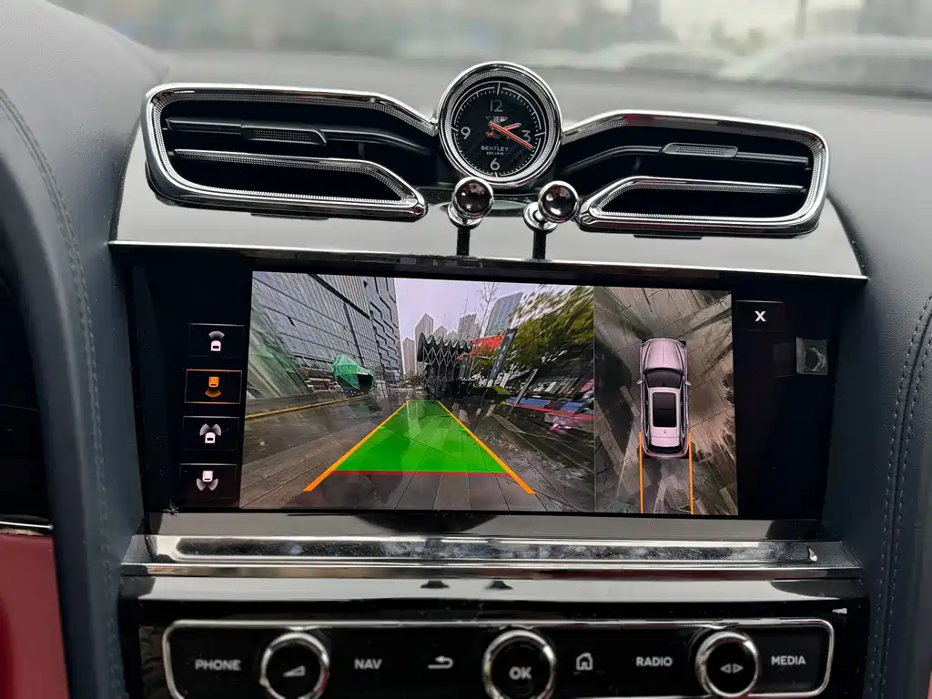 BENTLEY TIMYUE PLUG IN HYBRID