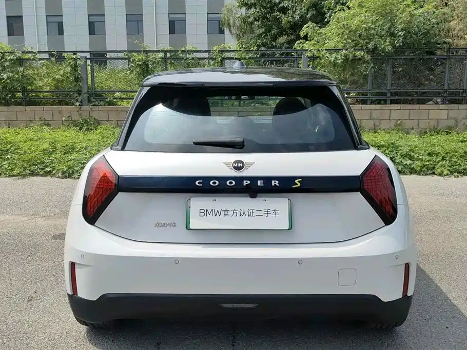 MINI MINI COOPER EV — миниатюра 2
