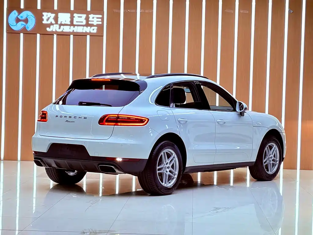 Porsche Macan — миниатюра 16