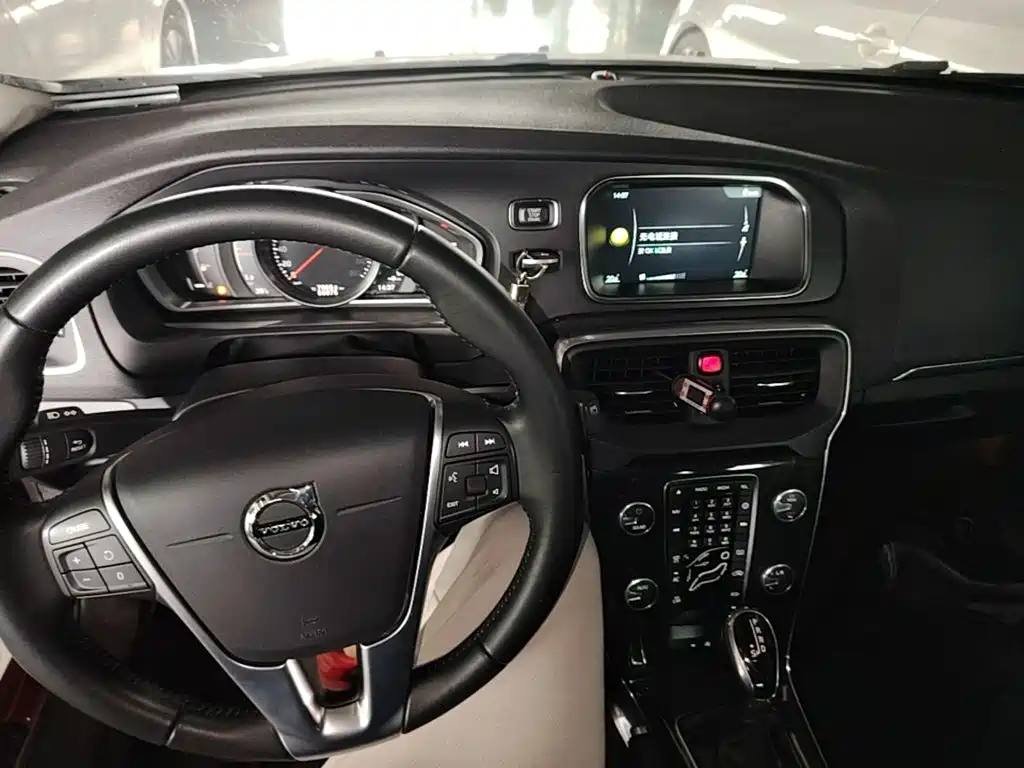 Volvo V40 2017 T3