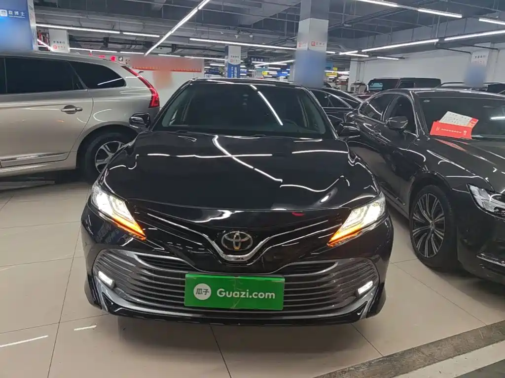 Toyota Camry — миниатюра 3