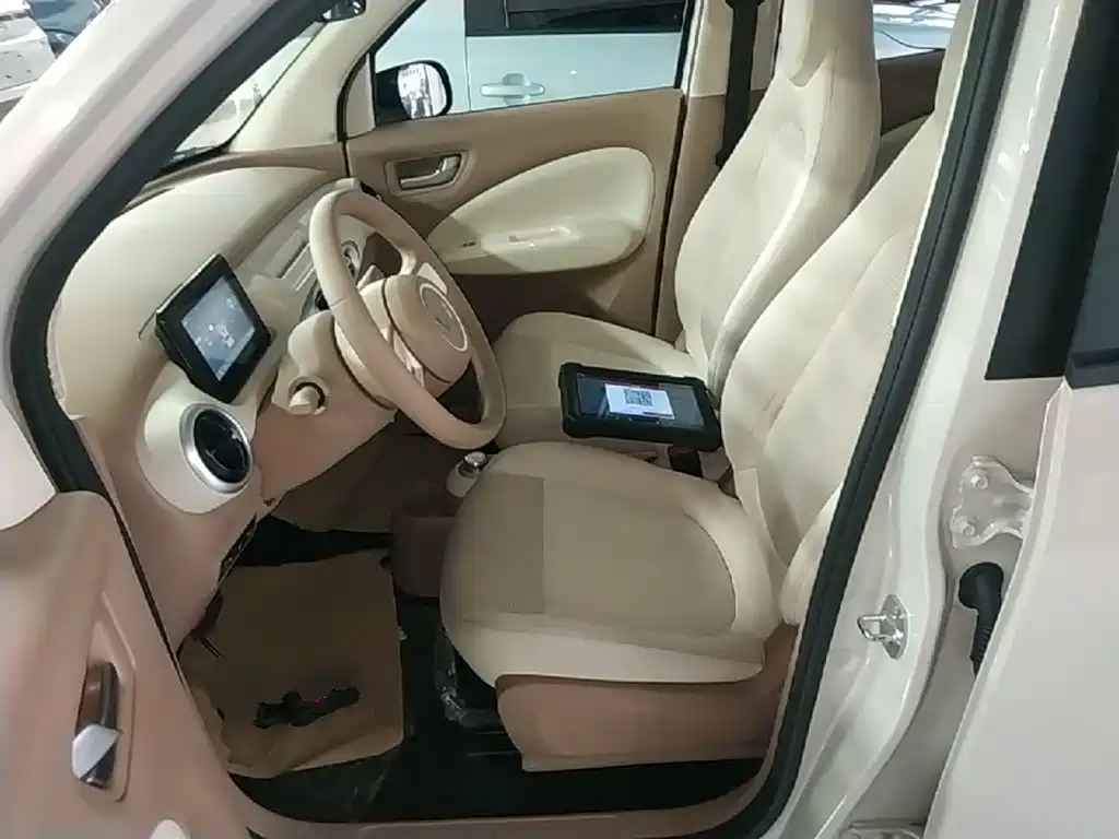 Wuling MINIEV — миниатюра 15