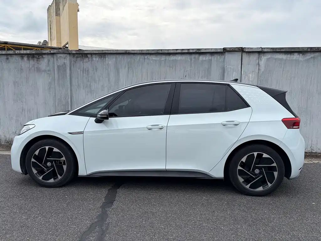 Volkswagen ID.3 — миниатюра 2