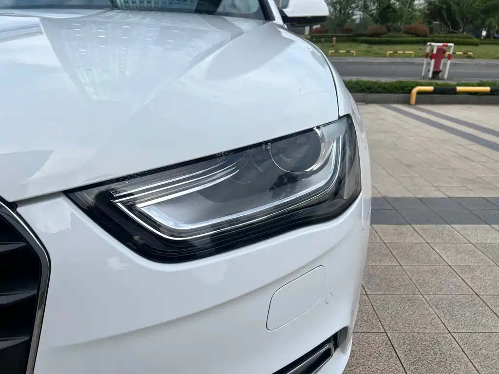 Audi A4L 2013 35 TFSI AT